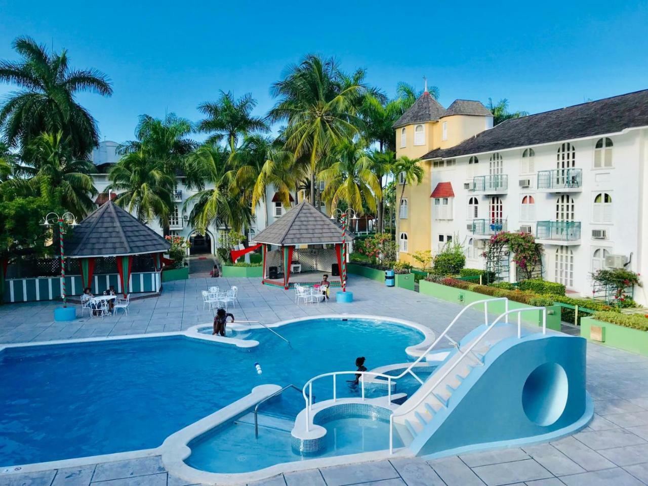 Marchabell By The Sea E22 Ocho Rios Exterior foto